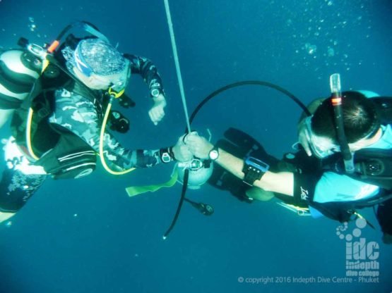 Don’t forget your Deep Dive Safety Stop on the PADI Adventure Diver Course Phuket