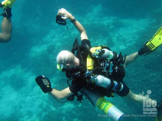 PADI Rebreather Course Combo student performing a slow ascent
